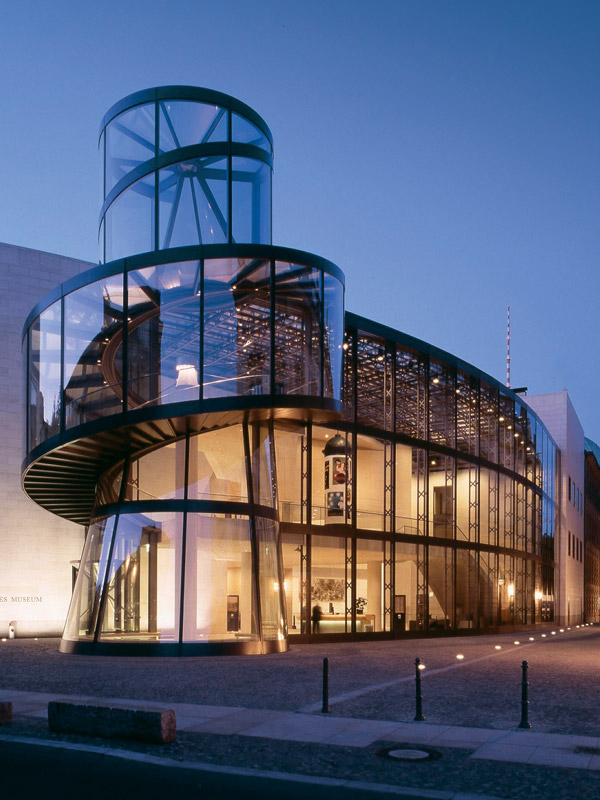 tambest-kaareva-lasi_saksan-historiallinen-museo