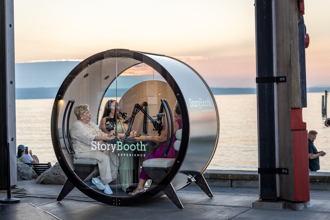 Turvalasikaide laivan kannella. Tambestin korkealaatuinen lasirakenne.