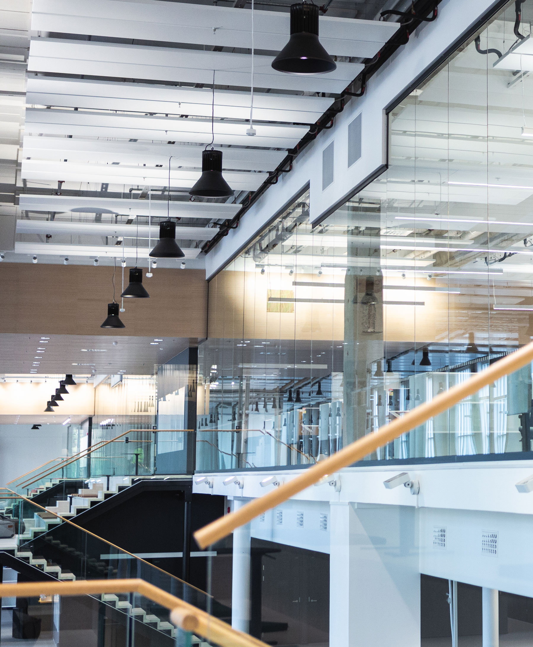 Frameless interior glass balustrades and glazing structures in a modern architectural environment – Tambest