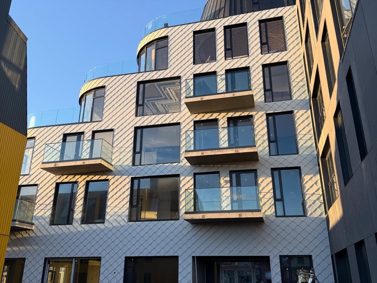 Advanced glazing solutions and glass railings for facade construction – Tambest Advanced glazing solutions and glass railings for facade construction – Tambest<br />